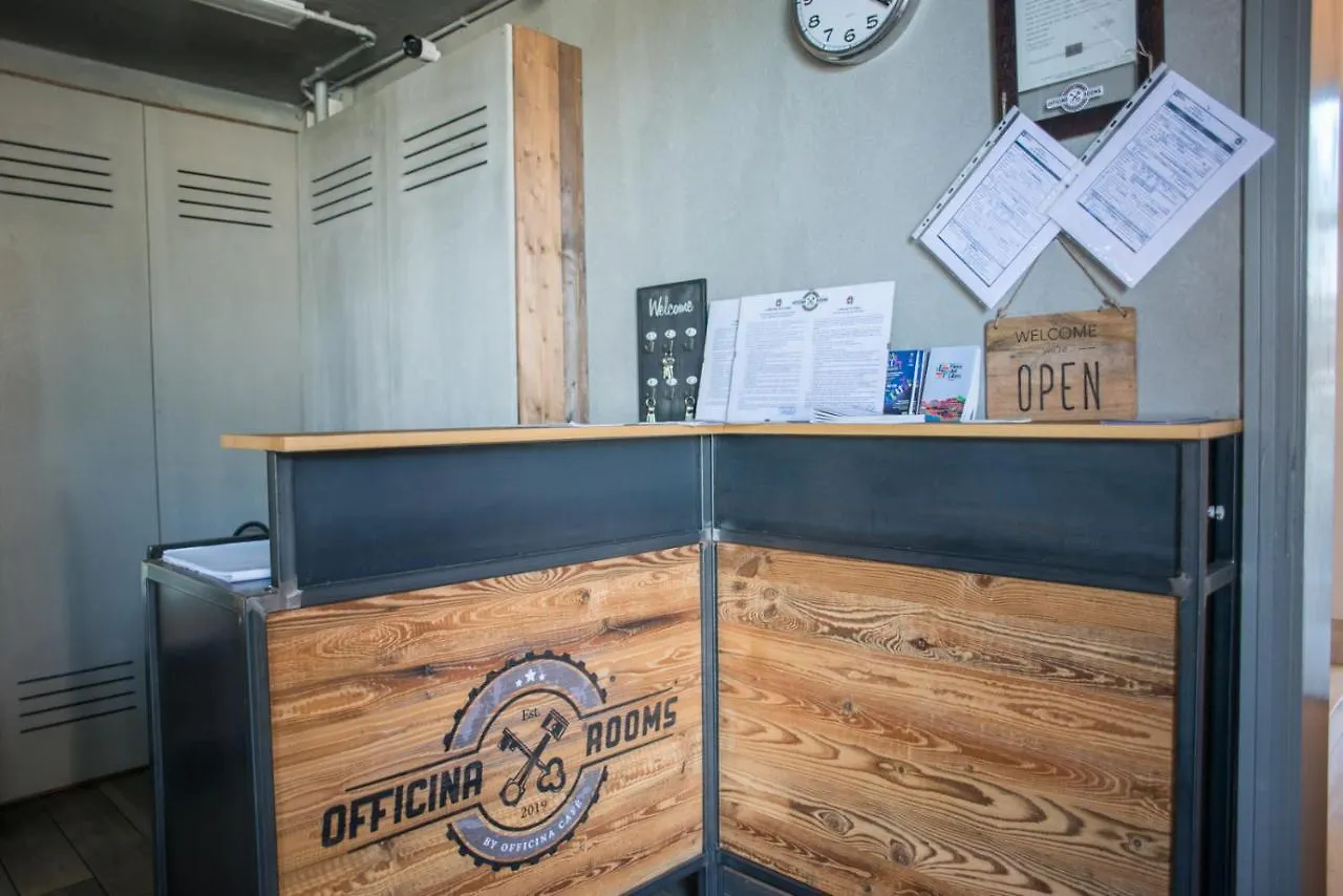 Officina Rooms Como 0*,  Italia