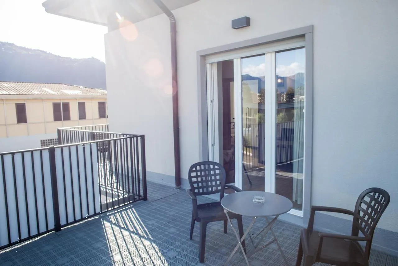 Officina Rooms Como 0*,